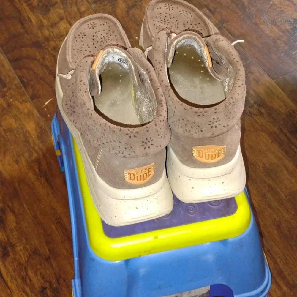 Hey Dude Kids Moccasins in Brown with Pink Beads